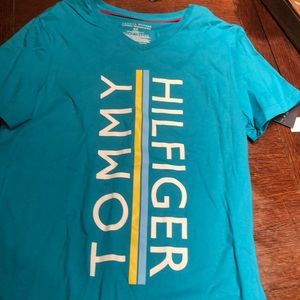 NWT Tommy Hilfiger t-shirt